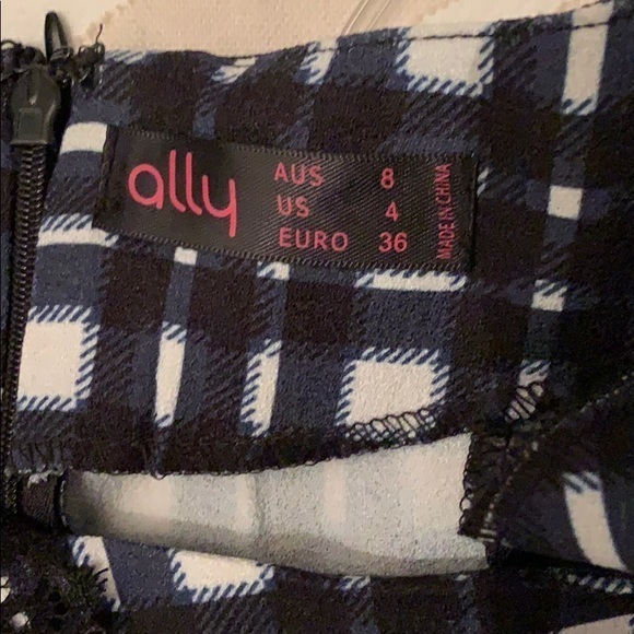 ally-NWOT- Romper- size 4 - Picture 8 of 8